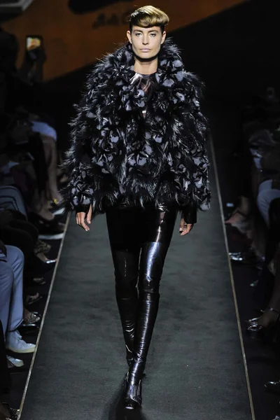 Look 22